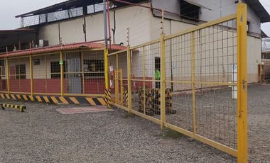 SE ALQUILAN AMPLIAS BODEGAS Y OFIBODEGAS