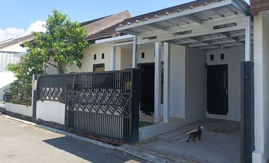 [081843---- - WAHYU] Dijual Rumah Second Baru Renovasi Di Kharisma Residence Tarogong Garut