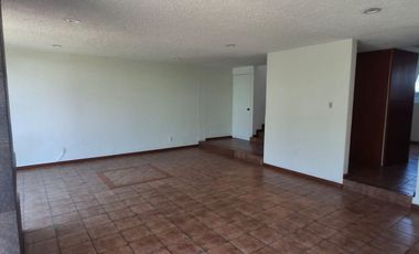Bonita casa en Venta, Jardines de la Florida, en Naucalpan. Fraccionamiento cerrado.