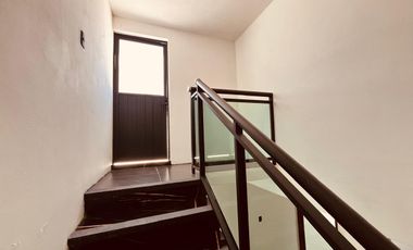 CASA EN VENTA CON ALBERCA, A 5 MIN. DE CENTRAL DE ABASTOS DE CUAUTLA, MOR.