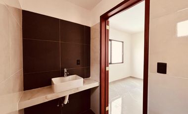 CASA EN VENTA CON ALBERCA, A 5 MIN. DE CENTRAL DE ABASTOS DE CUAUTLA, MOR.