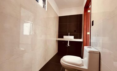 CASA EN VENTA CON ALBERCA, A 5 MIN. DE CENTRAL DE ABASTOS DE CUAUTLA, MOR.