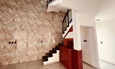 CASA EN VENTA CON ALBERCA, A 5 MIN. DE CENTRAL DE ABASTOS DE CUAUTLA, MOR.