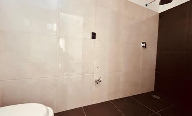 CASA EN VENTA CON ALBERCA, A 5 MIN. DE CENTRAL DE ABASTOS DE CUAUTLA, MOR.