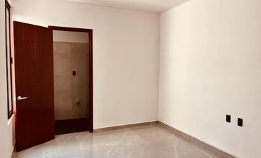 CASA EN VENTA CON ALBERCA, A 5 MIN. DE CENTRAL DE ABASTOS DE CUAUTLA, MOR.