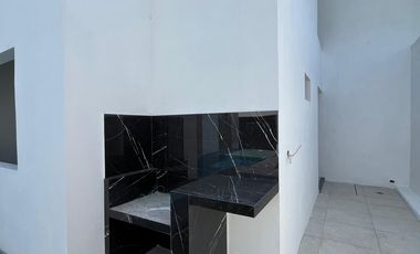 CASA EN VENTA CON ALBERCA, A 5 MIN. DE CENTRAL DE ABASTOS DE CUAUTLA, MOR.