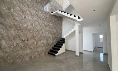CASA EN VENTA CON ALBERCA, A 5 MIN. DE CENTRAL DE ABASTOS DE CUAUTLA, MOR.