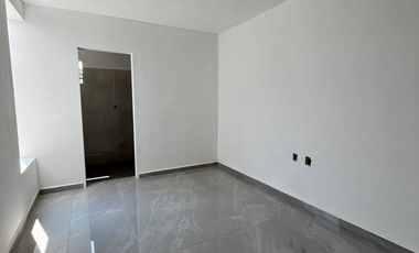 CASA EN VENTA CON ALBERCA, A 5 MIN. DE CENTRAL DE ABASTOS DE CUAUTLA, MOR.