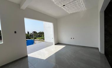 CASA EN VENTA CON ALBERCA, A 5 MIN. DE CENTRAL DE ABASTOS DE CUAUTLA, MOR.