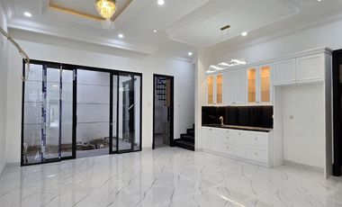 Rumah baru akses jalan lebar di komplek pondok kelapa jakarta timur