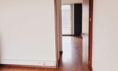 CHIA/ CENTRO EMPRESARIAL  Vendo   oficina 42 metros, espectacular vista, piso 4. Papeles al dia  lA OFICINA TIENE RECEPCION, BAÑO, COCINA, OFICINA CON