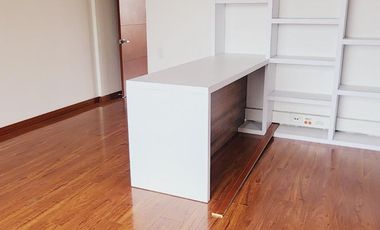 CHIA/ CENTRO EMPRESARIAL  Vendo   oficina 42 metros, espectacular vista, piso 4. Papeles al dia  lA OFICINA TIENE RECEPCION, BAÑO, COCINA, OFICINA CON