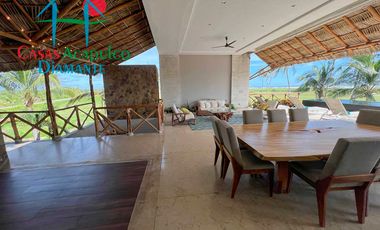 Hermosa casa en renta vacacional para 10 personas. Con alberca privada, vista al campo de golf y al mar