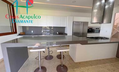 Hermosa casa en renta vacacional para 10 personas. Con alberca privada, vista al campo de golf y al mar