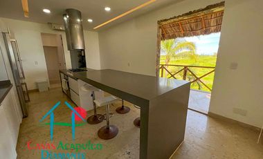 Hermosa casa en renta vacacional para 10 personas. Con alberca privada, vista al campo de golf y al mar