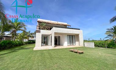 Hermosa casa en renta vacacional para 10 personas. Con alberca privada, vista al campo de golf y al mar