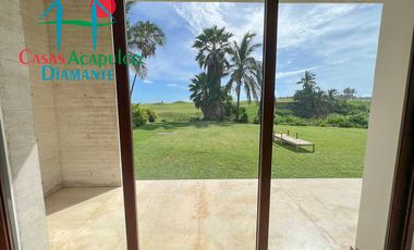 Hermosa casa en renta vacacional para 10 personas. Con alberca privada, vista al campo de golf y al mar