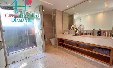 Hermosa casa en renta vacacional para 10 personas. Con alberca privada, vista al campo de golf y al mar