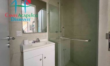 Hermosa casa en renta vacacional para 10 personas. Con alberca privada, vista al campo de golf y al mar