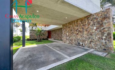 Hermosa casa en renta vacacional para 10 personas. Con alberca privada, vista al campo de golf y al mar