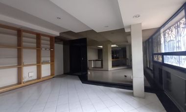 CASA EN RENTA 3 RECAMARAS, JUNTO A PLAZA GALERIAS Y AV. VALLARTA.