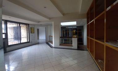 CASA EN RENTA 3 RECAMARAS, JUNTO A PLAZA GALERIAS Y AV. VALLARTA.