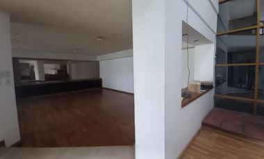 CASA EN RENTA 3 RECAMARAS, JUNTO A PLAZA GALERIAS Y AV. VALLARTA.