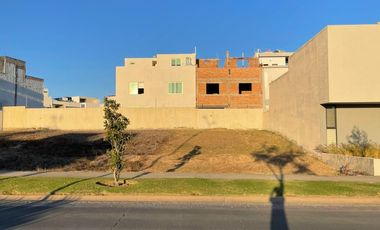 Terreno Residencial en Venta en Boulevard Valle Imperial - Excelente Ubicación