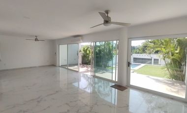 Casa Estilo contemporáneo En Burgos de Cuernavaca, Temixco Morelos.