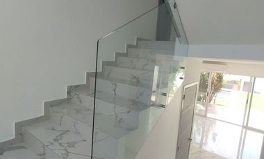 Casa Estilo contemporáneo En Burgos de Cuernavaca, Temixco Morelos.