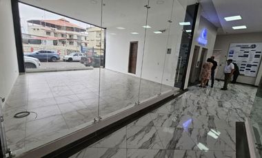 Alquilo local comercial edificio Platinum