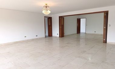 Ocasión: Vendo departamento de 229 m2 en zona exclusiva de San Isidro a excelente precio..