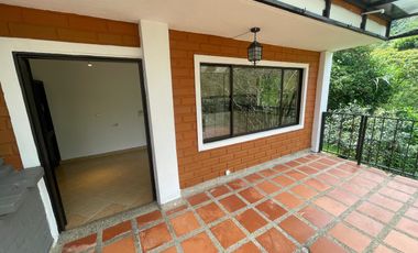 ¡Gran Oportunidad de Casa Finca en Sabaneta, Sector Las Brisas!