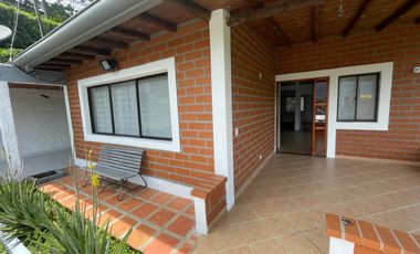 ¡Gran Oportunidad de Casa Finca en Sabaneta, Sector Las Brisas!