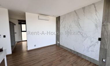 Altos de Juriquilla. RENTA - Departamento, cuarto de servicio y 3 recamaras