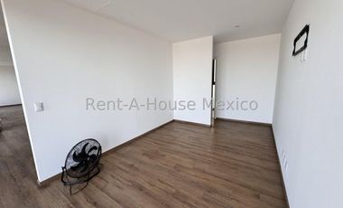 Altos de Juriquilla. RENTA - Departamento, cuarto de servicio y 3 recamaras