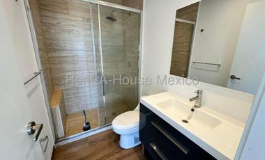 Altos de Juriquilla. RENTA - Departamento, cuarto de servicio y 3 recamaras