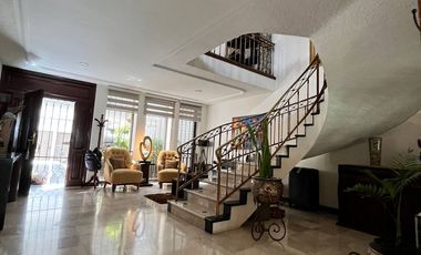 CASA EN VENTA EN JARDINES DEL BOSQUE