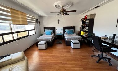 CASA EN VENTA EN JARDINES DEL BOSQUE