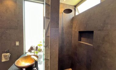 CASA EN VENTA EN JARDINES DEL BOSQUE