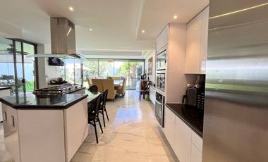 CASA EN VENTA EN JARDINES DEL BOSQUE