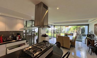 CASA EN VENTA EN JARDINES DEL BOSQUE