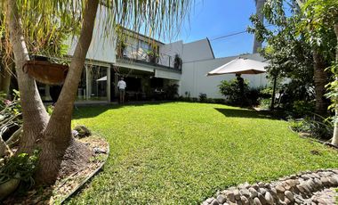 CASA EN VENTA EN JARDINES DEL BOSQUE
