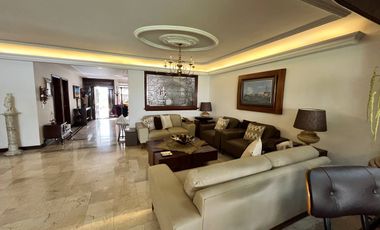 CASA EN VENTA EN JARDINES DEL BOSQUE