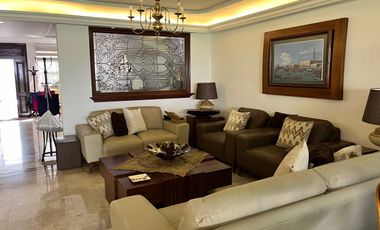 CASA EN VENTA EN JARDINES DEL BOSQUE