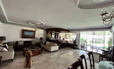 CASA EN VENTA EN JARDINES DEL BOSQUE
