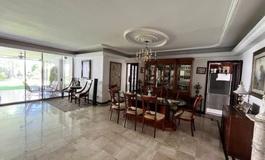 CASA EN VENTA EN JARDINES DEL BOSQUE