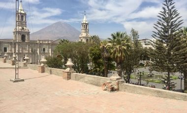 HOSTAL EN VENTA - PLAZA DE ARMAS DE AREQUIPA