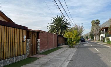 Amplia Casa en Terreno de 735 m², Lomas de lo Aguirre, Pudahuel.