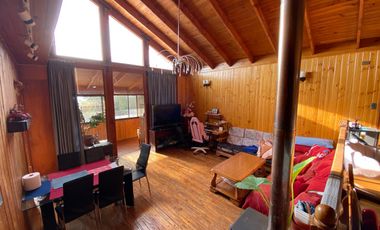 Amplia Casa en Terreno de 735 m², Lomas de lo Aguirre, Pudahuel.